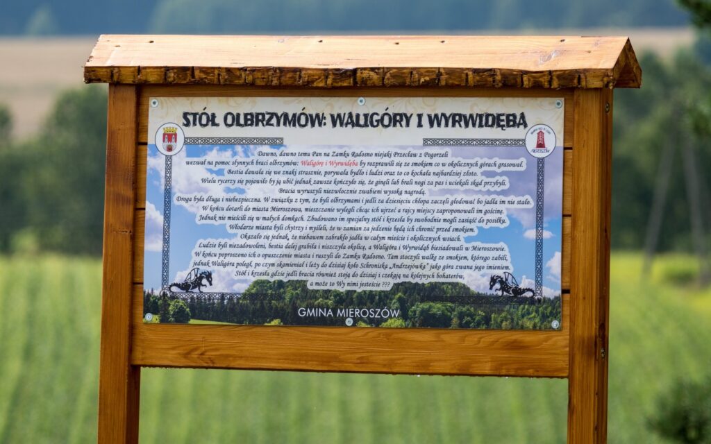 Stół olbrzymów na Górze Parkowej w Mieroszowie